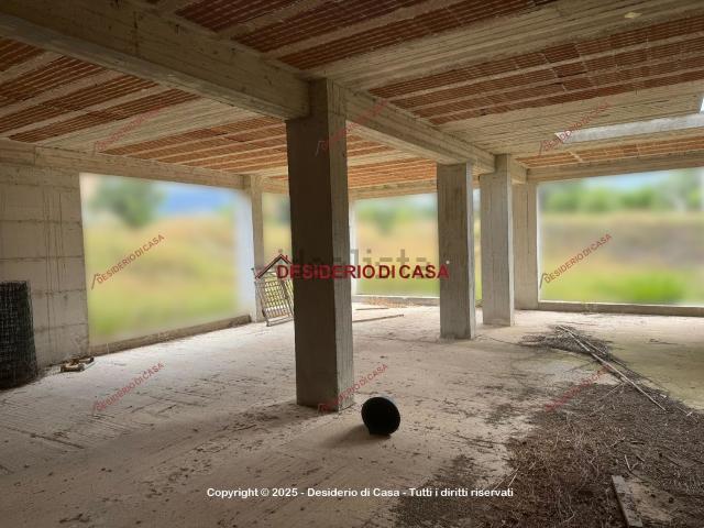 Case e ville in vendita di 320 m² in Via Consolare Antica, 650