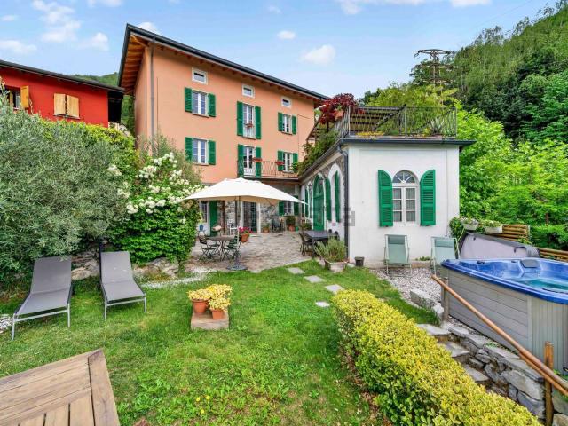 Case e ville in vendita di 320 m² in Via Cestaglia, 1
