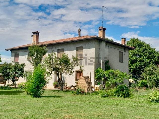 Case e ville in vendita di 320 m² in Via Crescentia, 6