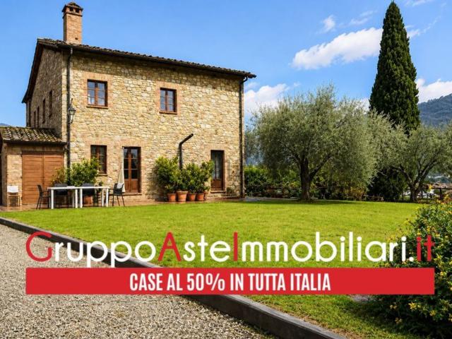 Case e ville in vendita di 320 m² in Via Croce di Colleviti