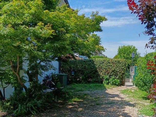 Case e ville in vendita di 320 m² in Via dei Partigiani, 5