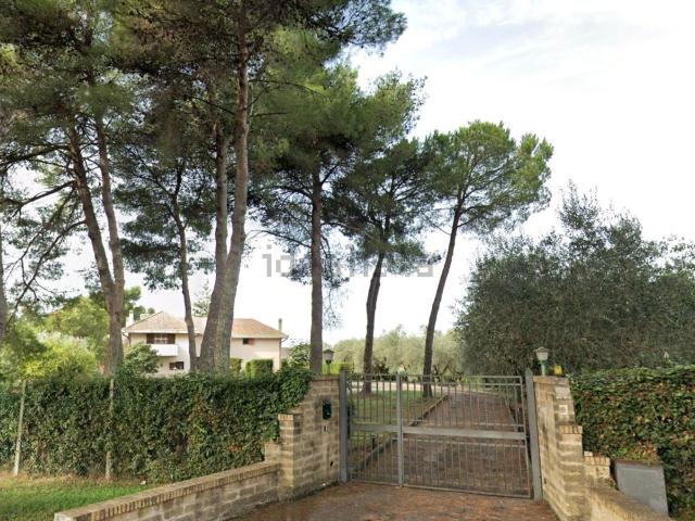 Case e ville in vendita di 320 m² in Via del Casale di San Nicola
