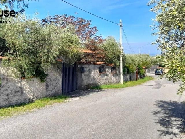 Case e ville in vendita di 320 m² in Via dell&apos Uliveto, 19