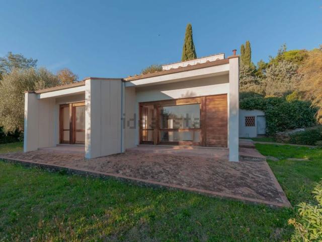 Case e ville in vendita di 320 m² in Via della Pastorella