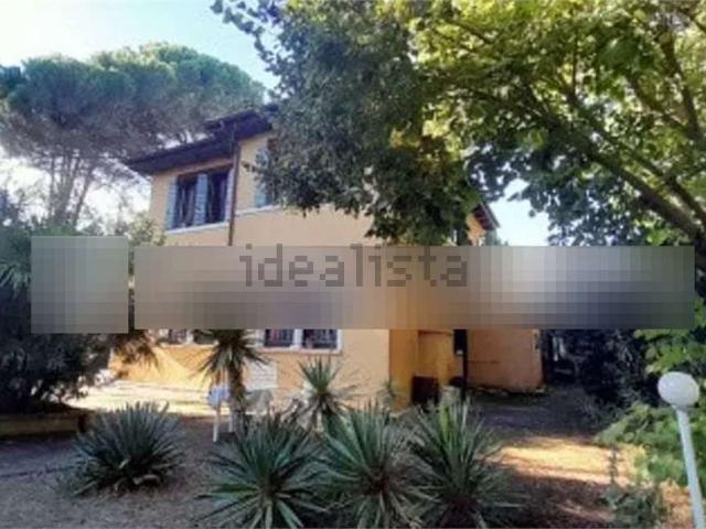 Case e ville in vendita di 320 m² in Via Fausta