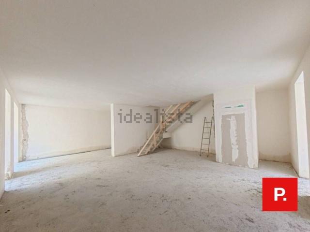 Case e ville in vendita di 320 m² in Via Nazionale Appia