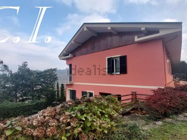 Case e ville in vendita di 320 m² in Via Nicolo Tommaseo, 8