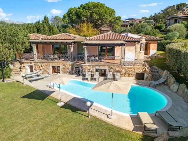 Case e ville in vendita di 320 m² in Via Salina Bamba