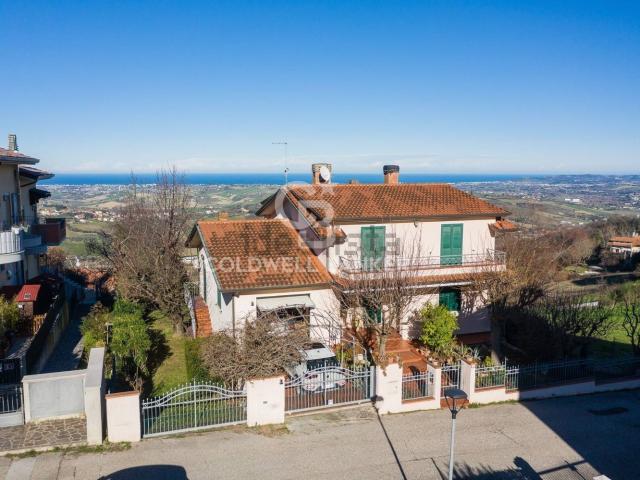 Case e ville in vendita di 320 m² in Via Paolo Borsellino, 14