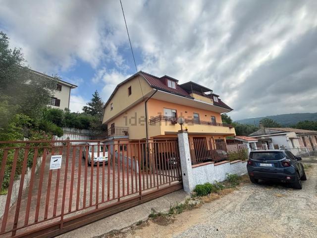 Case e ville in vendita di 320 m² in Via Pasquale Stancati