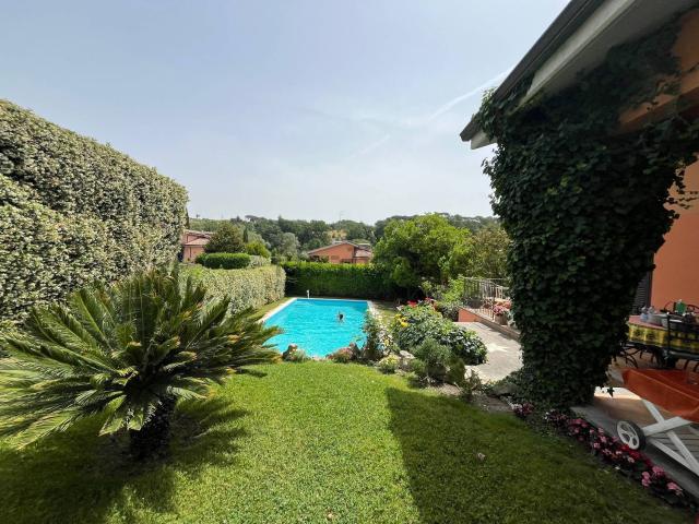 Case e ville in vendita di 320 m² in Via Pian dell&apos Olmo
