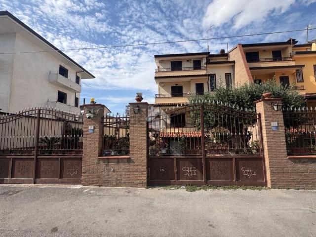 Case e ville in vendita di 320 m² in Via Pier Paolo Pasolini