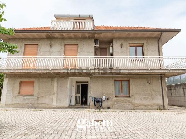 Case e ville in vendita di 320 m² in Contrada Mancini, 135