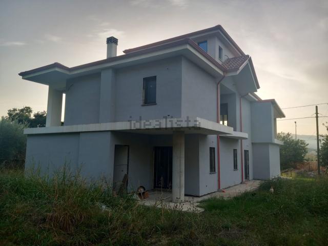 Case e ville in vendita di 320 m² in Contrada Pianette