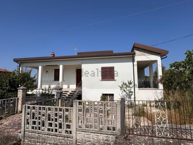 Case e ville in vendita di 320 m² in Frazione Carpignano