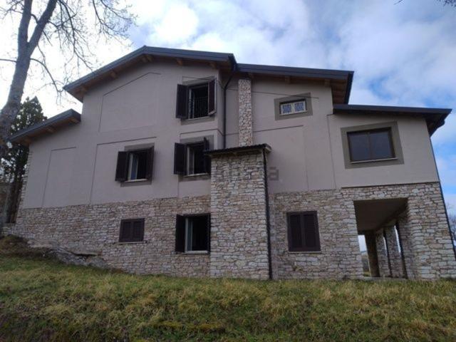 Case e ville in vendita di 320 m² in Località Ocosce, 4