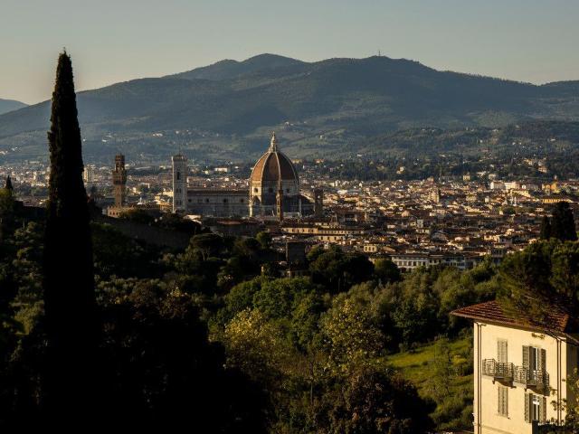 Case e ville in vendita di 320 m² in Piazza degli Unganelli