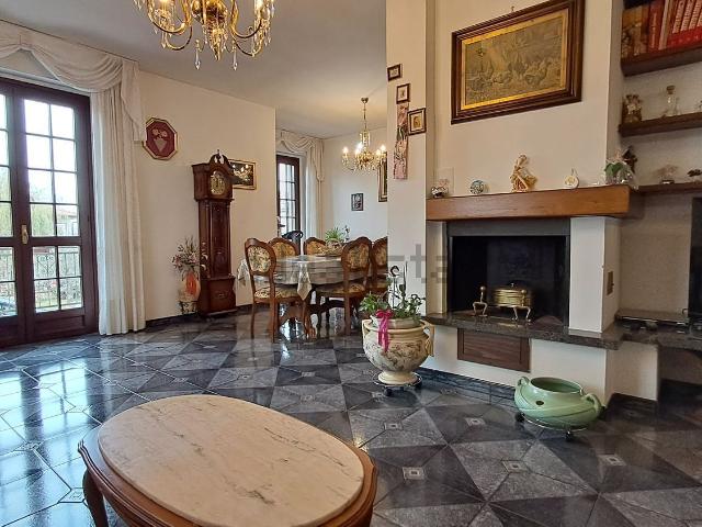 Case e ville in vendita di 320 m² in Strada Valle