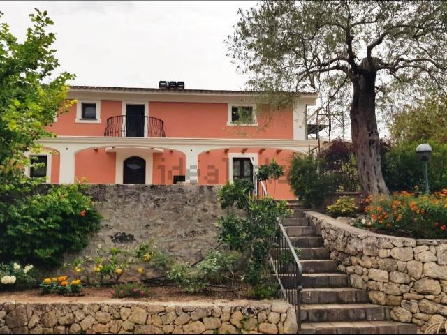 Case e ville in vendita di 320 m² in Strada Vicinale Eba Giara Filigheddu