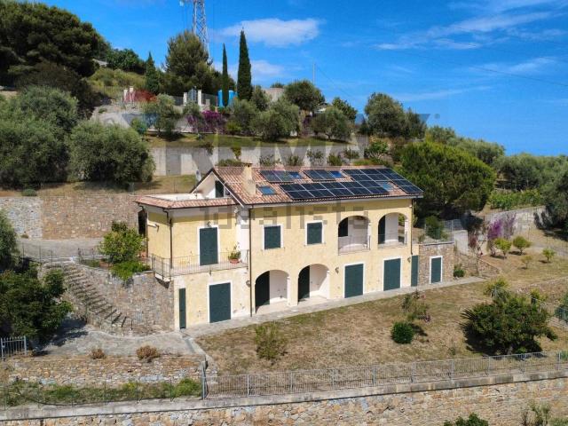 Case e ville in vendita di 321 m²