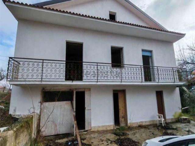 Case e ville in vendita di 321 m² in Via Del Colle