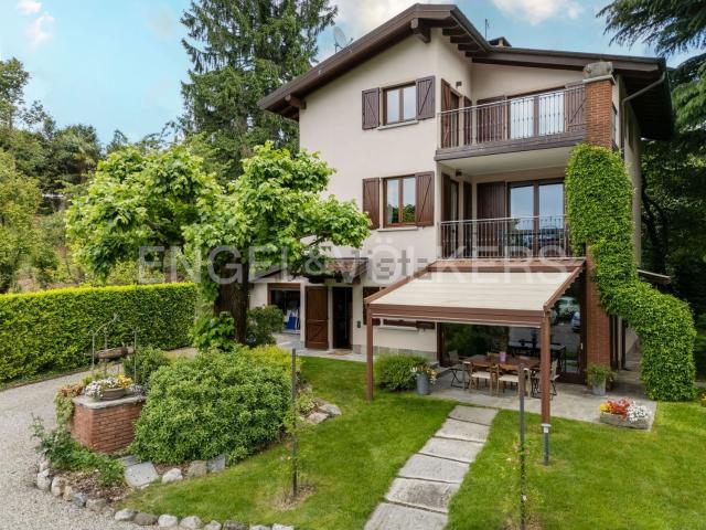 Case e ville in vendita di 321 m² in Via Pasubio, 8