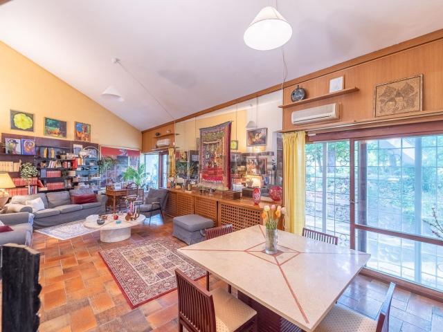 Case e ville in vendita di 321 m² in Viale del Canopo, 37