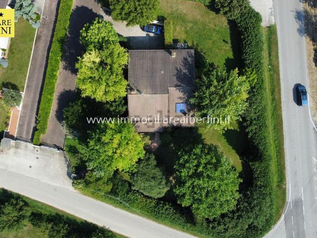 Case e ville in vendita di 321 m² in Strada Belfante