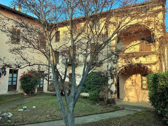 Case e ville in vendita di 322 m² in Via Cavour, 16