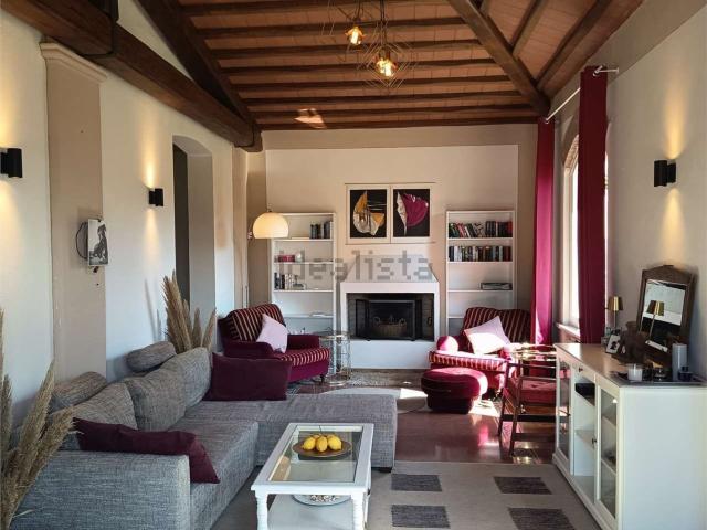 Case e ville in vendita di 322 m² in Strada Statale 1, 112