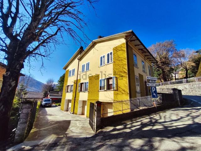 Case e ville in vendita di 322 m² in Via San Francesco, 33