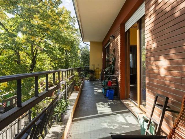 Case e ville in vendita di 322 m² in Viale XXII Aprile, 14