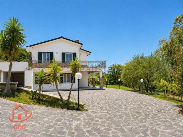 Case e ville in vendita di 322 m² in Contrada Cafaro