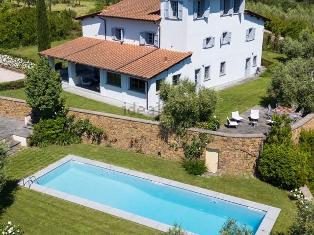Case e ville in vendita di 323 m² in Via San Martino Altoreggi