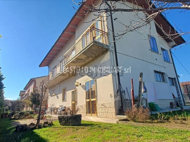 Case e ville in vendita di 323 m² in Viale Beato Alberto, 4