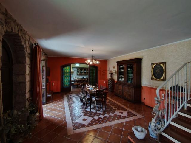 Case e ville in vendita di 323 m² in Contrada Croce Santa Maria, 10