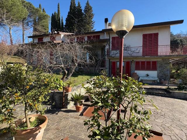 Case e ville in vendita di 324 m² in Località San Polo