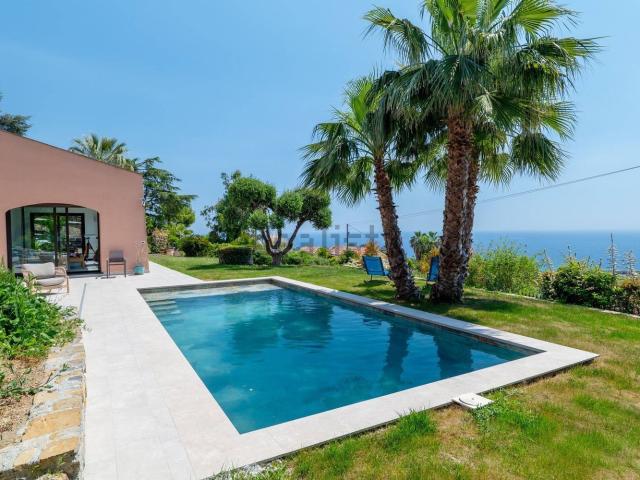 Case e ville in vendita di 324 m² in Strada San Lorenzo, 142