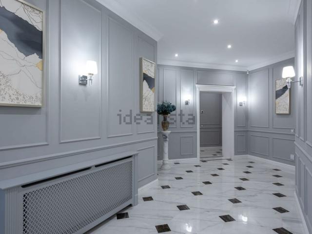 Case e ville in vendita di 325 m² in Via dei Gelsomini, 121