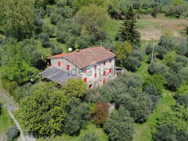 Case e ville in vendita di 325 m² in Via del Cerro, 35