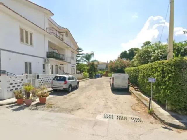 Case e ville in vendita di 325 m² in Via Fondaco Nuovo