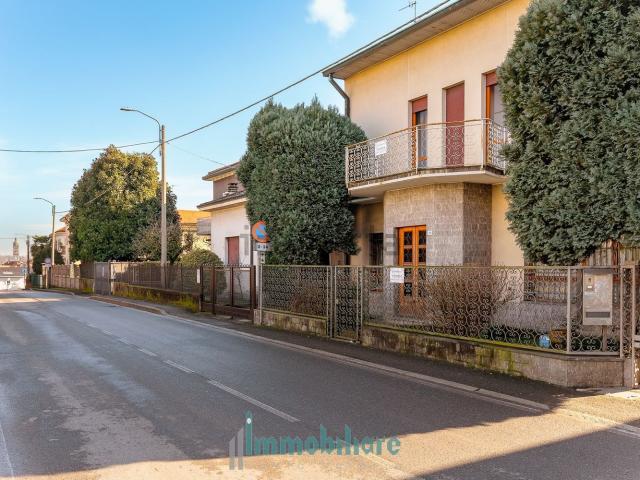 Case e ville in vendita di 325 m² in Via Vittorio Veneto, 101