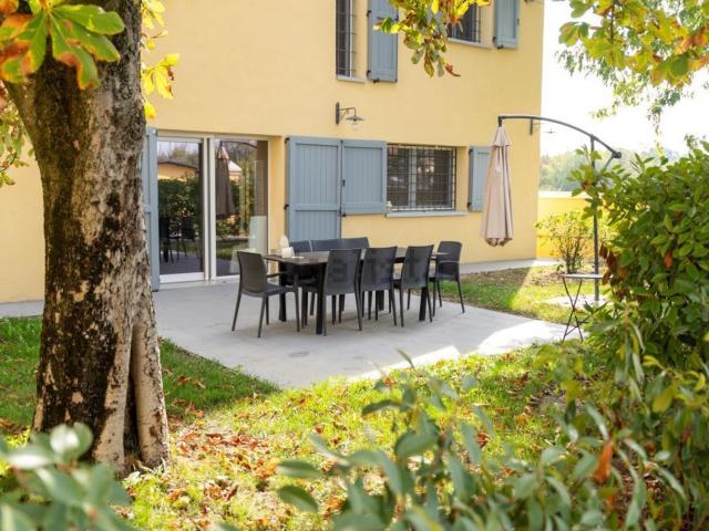 Case e ville in vendita di 325 m² in Strada Borelle