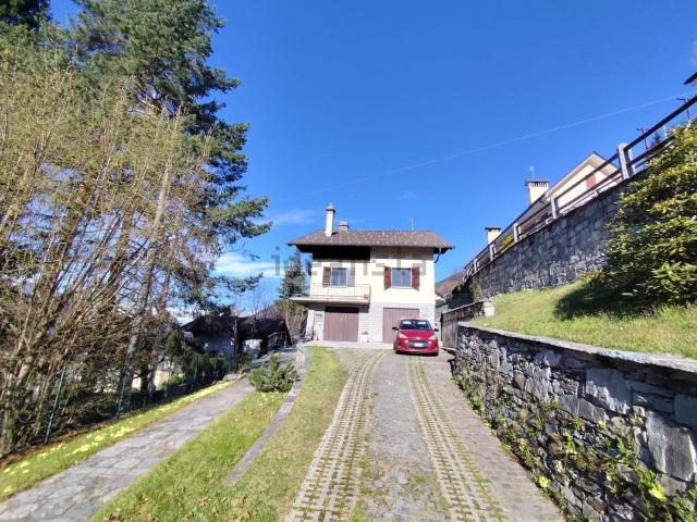 Case e ville in vendita di 326 m² in Via Alla Pila