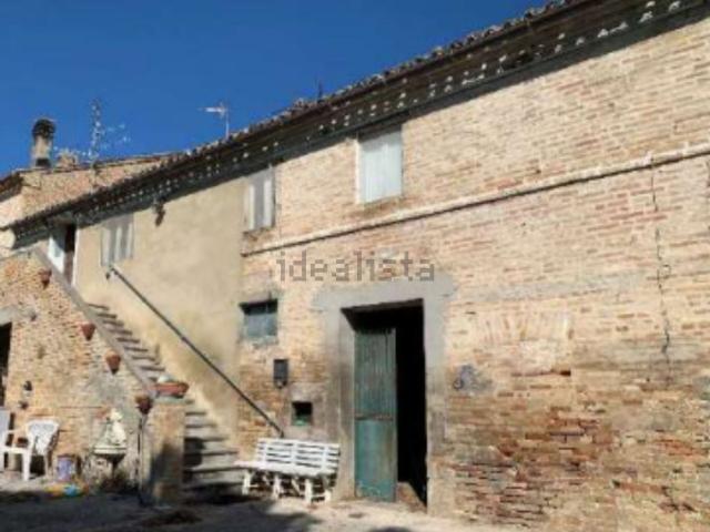 Case e ville in vendita di 326 m² in Via Toscana