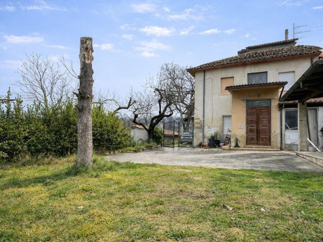 Case e ville in vendita di 326 m² in Frazione Morignano