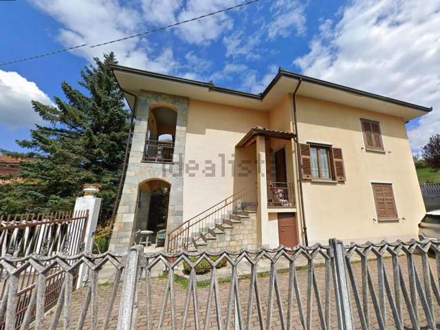 Case e ville in vendita di 327 m² in Via Umberto I, 3