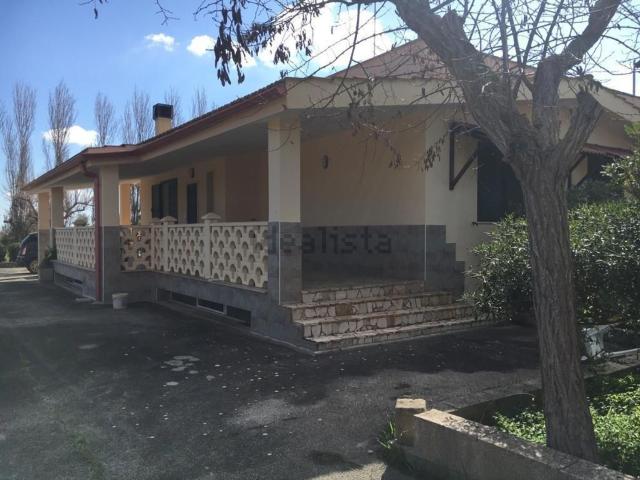 Case e ville in vendita di 327 m² in Strada Senza Nome, 1