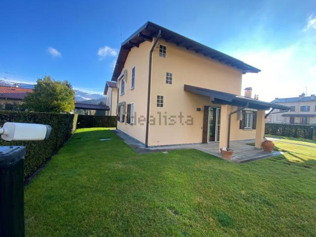 Case e ville in vendita di 328 m²