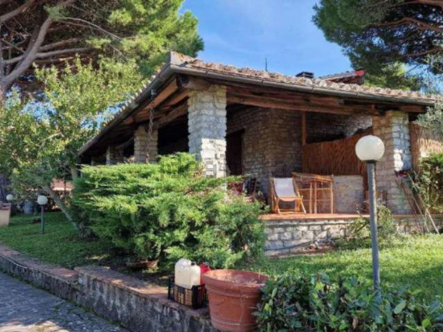 Case e ville in vendita di 328 m² in Località Mortulicci
